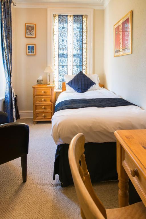 Shannon Court Harrogate Room photo